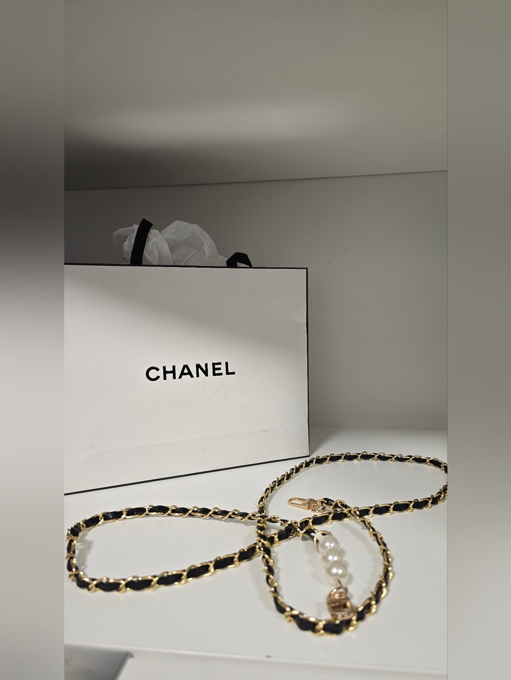 Gold and Black Leather-Interlaced Chain Belt with Pearl Detail